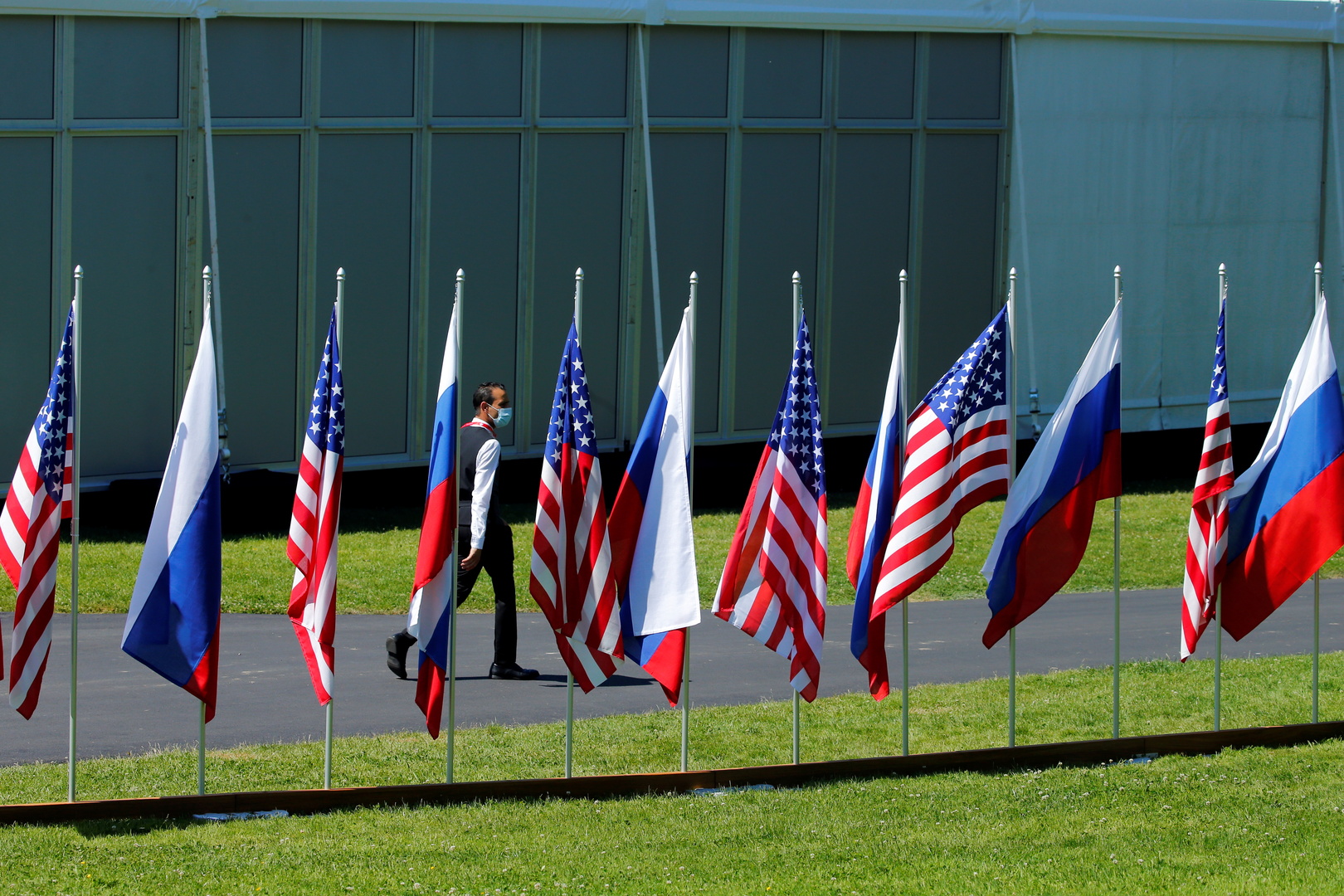 اللجنة الروسية الأمريكية الخاصة بمعاهدة الحد من الأسلحة الهجومية الاستراتيجية تجتمع في جنيف