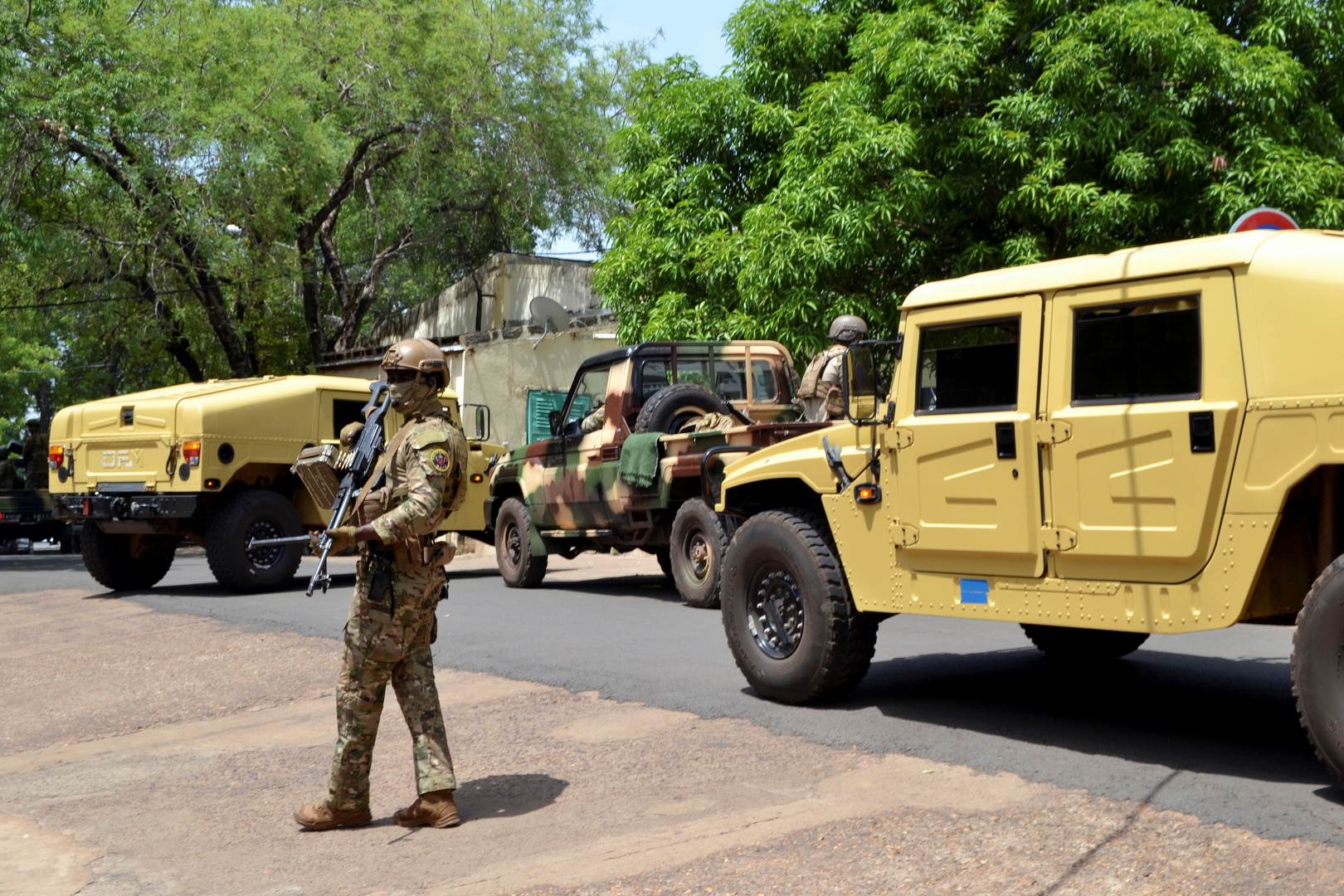 مقتل نحو 16 عسكريا من جيش مالي في هجوم لمسلحين
