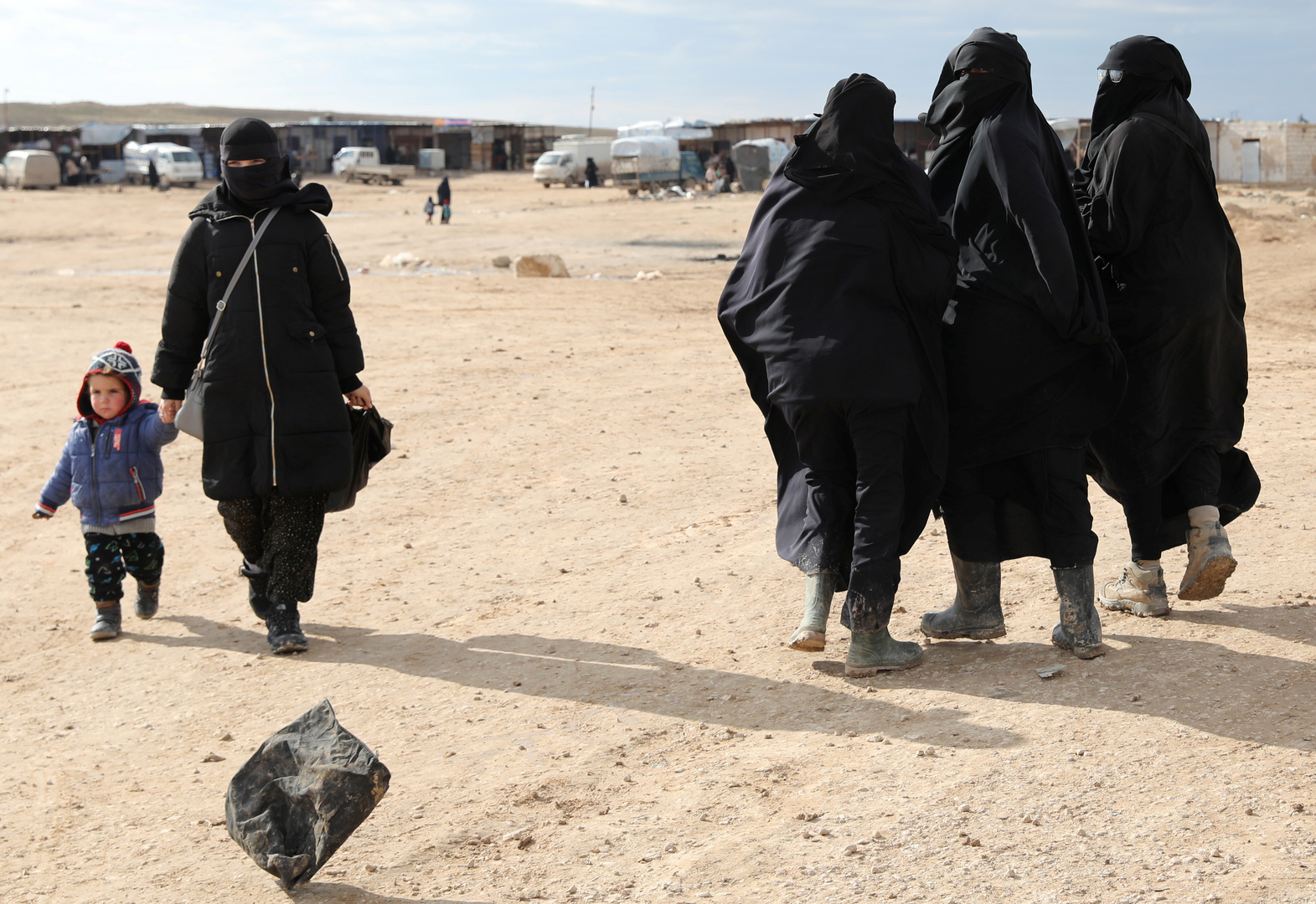 الدنمارك: النساء اللواتي تم إجلاؤهن من مخيمات احتجاز بسوريا متهمات بمساعدة أنشطة إرهابية