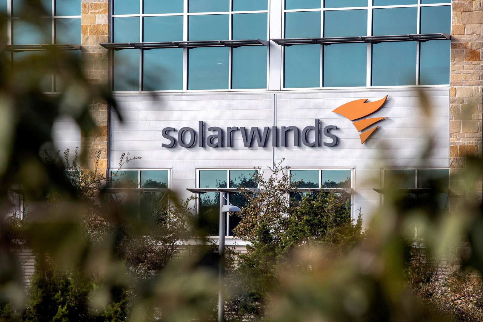 رويترز: الهاكرز الذي اخترقوا SolarWinds سرقوا معلومات عن سياسات العقوبات الأمريكية