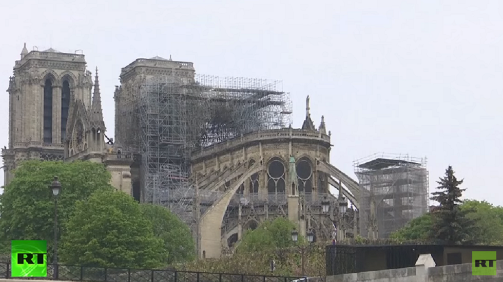 فرنسا.. توقيف طيار كان ينوي تفجير طائرته بكاتدرائية نوتردام التاريخية في باريس