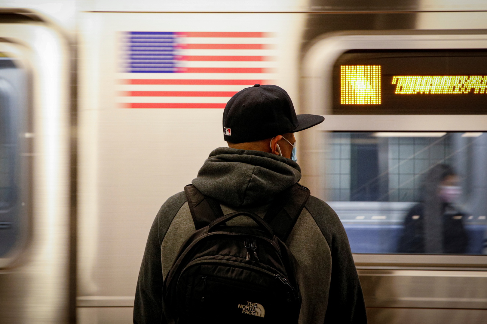 الولايات المتحدة تطلق غازات غير سامة في مترو أنفاق نيويورك