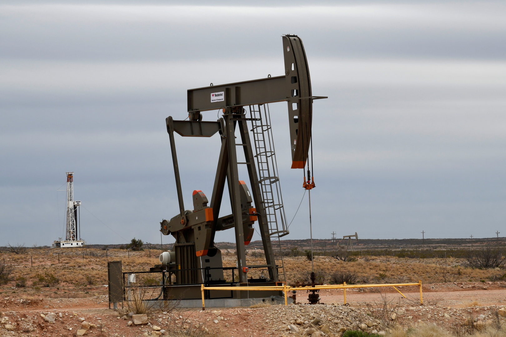 ارتفاع أسعار النفط  في ظل أزمة الطاقة العالمية