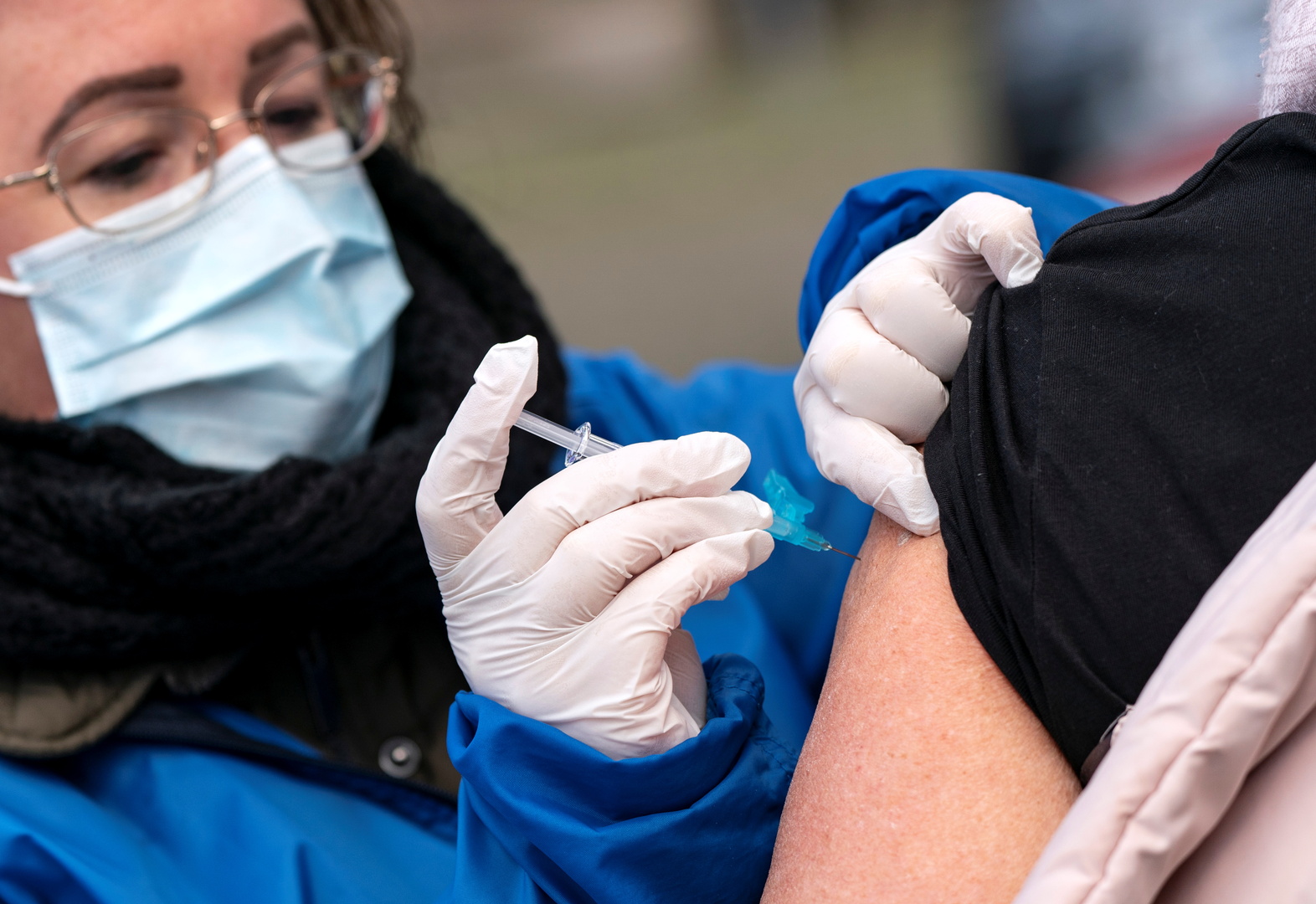 السويد.. تطعيم أكثر من 100 شخص بلقاح انتهت صلاحيته