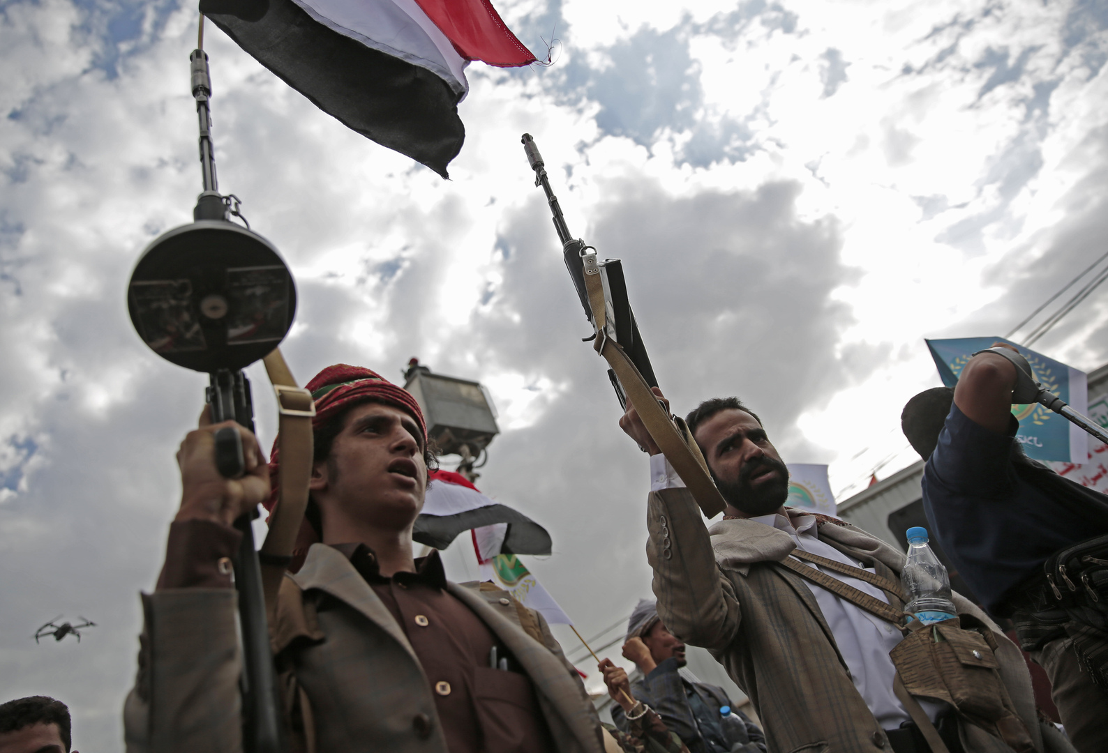 الحوثيون يحددون المسؤول عن تفجيرات المساجد بأفغانستان ويدينون 