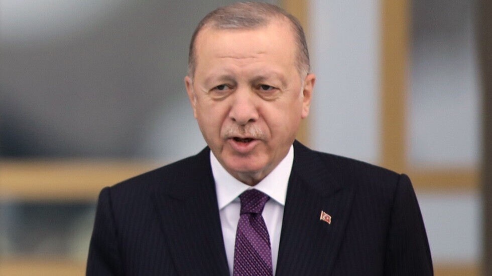 أردوغان يصل أنغولا في مستهل جولة إفريقية