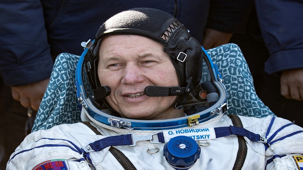 رائد روسي عائد من الفضاء ينضم إلى تجربة محاكاة التحليق إلى القمر