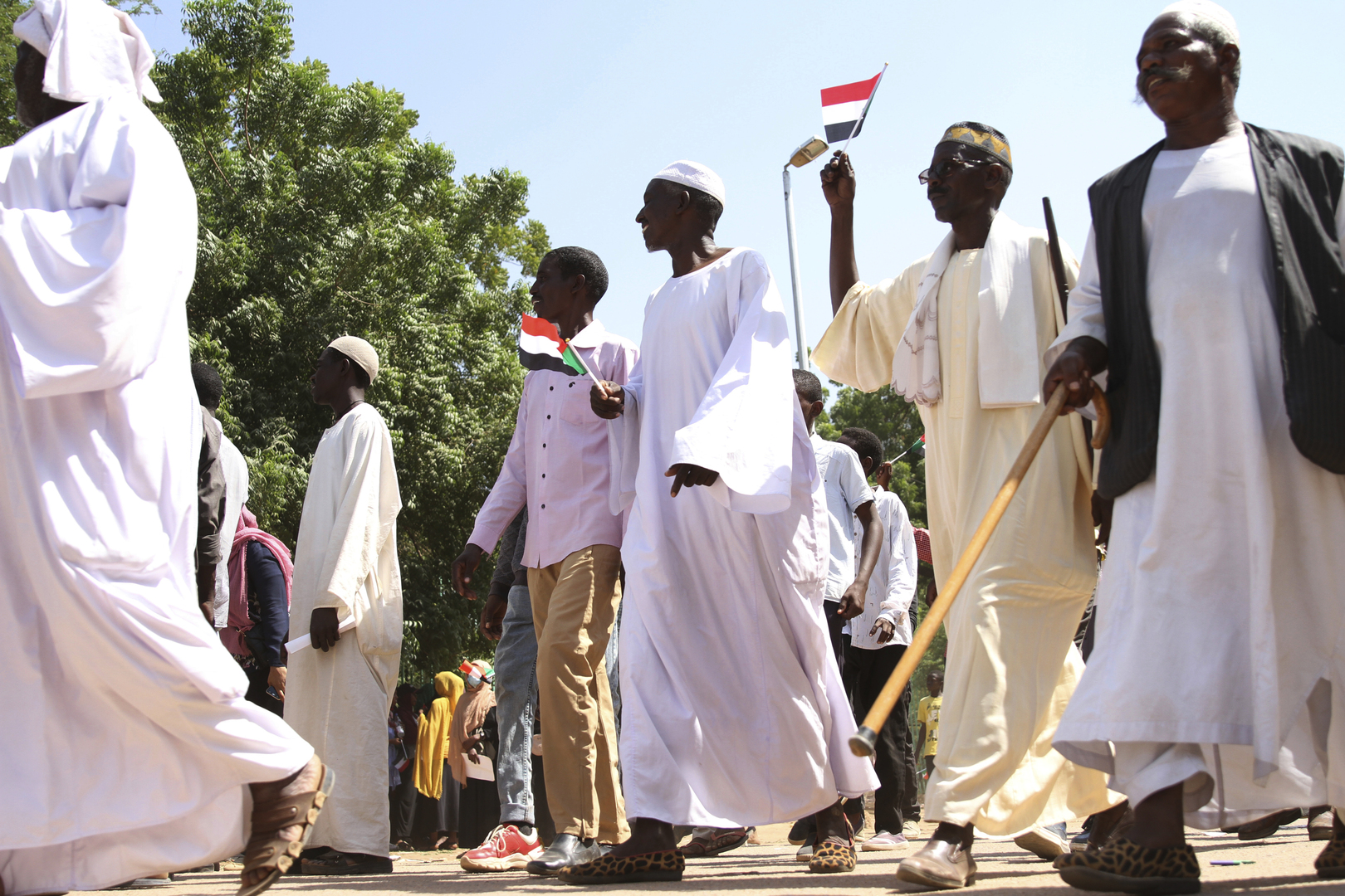 الجيش السوداني يغلق محيط قيادته على خلفية مظاهرات جديدة مؤيدة للحكم المدني في الخرطوم