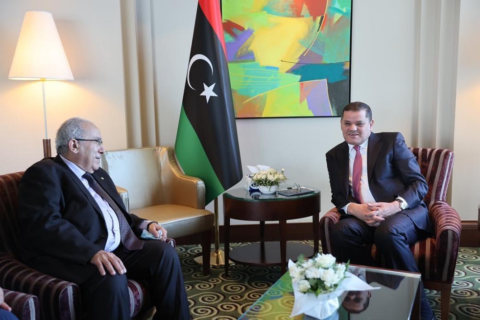 الخارجية الجزائرية: لعمامرة يلتقي الدبيبة في طرابلس ويجدد دعم الجزائر لمبادرة استقرار ليبيا