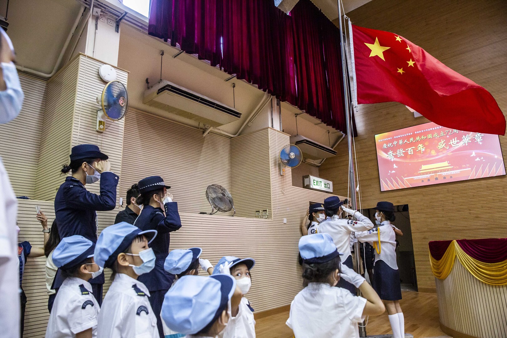 الصين.. إقرار قانون للحد من ضغط الواجبات المنزلية والدروس على الأطفال