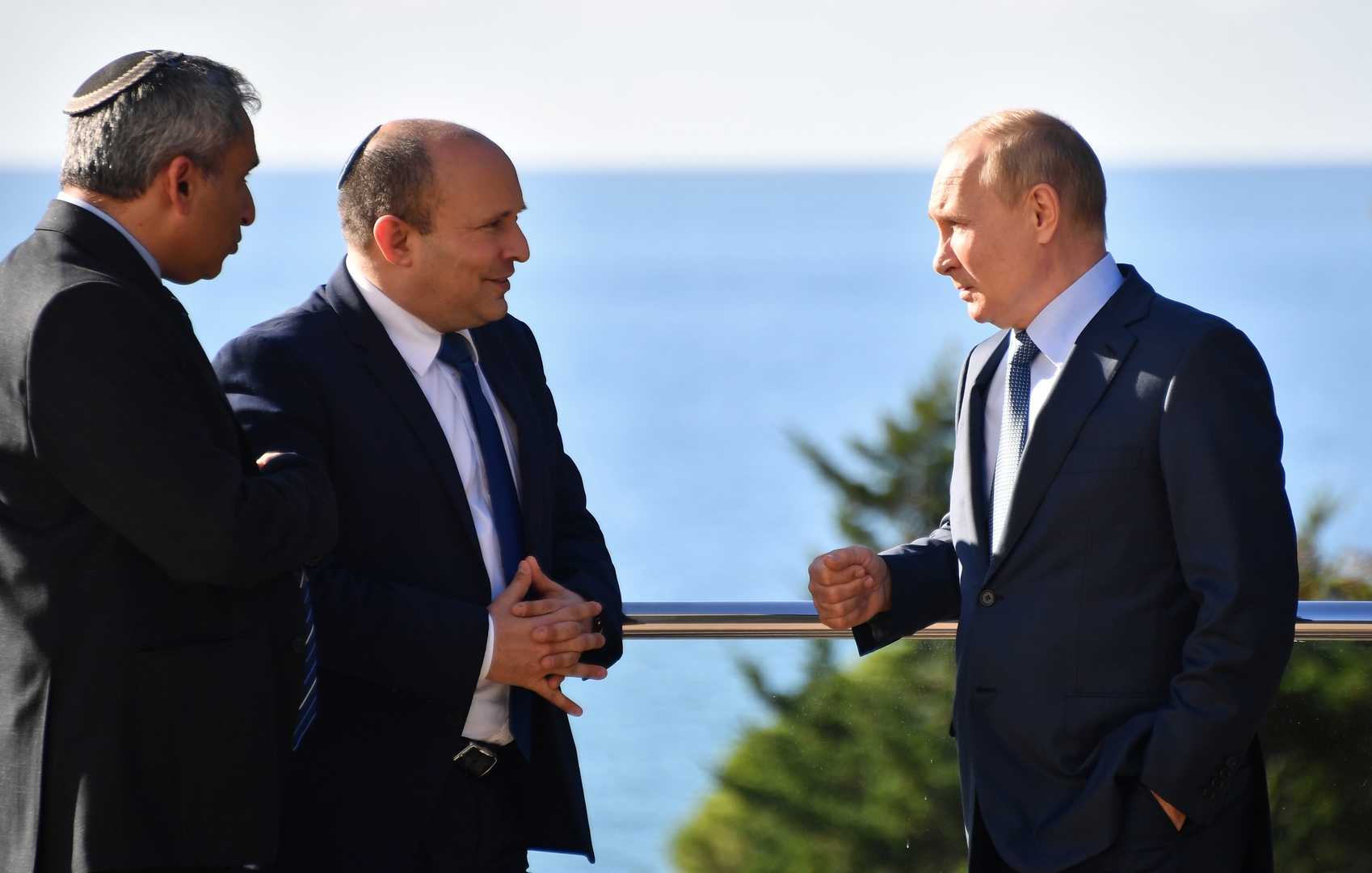 وزير إسرائيلي حضر قمة سوتشي يكشف فحوى محادثات بوتين وبينيت بشأن سوريا