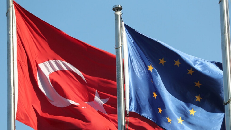 البرلمان الأوروبي يتهم أنقرة بالاستبداد إثر إعلانها سفراء 10 دول 