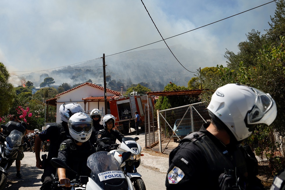 اليونان: اعتقال 7 شرطة بعد مقتل شاب من غجر الروما على أيديهم