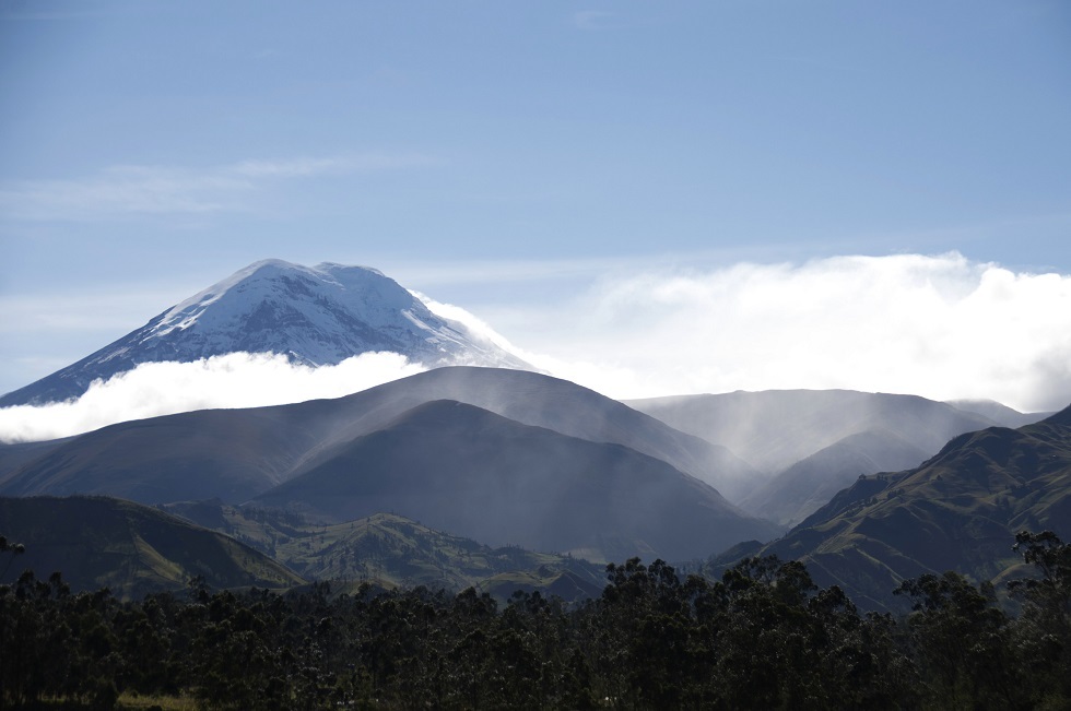 الإكوادور.. مصرع 4 متسلقي جبال على الأقل إثر انهيار ثلجي