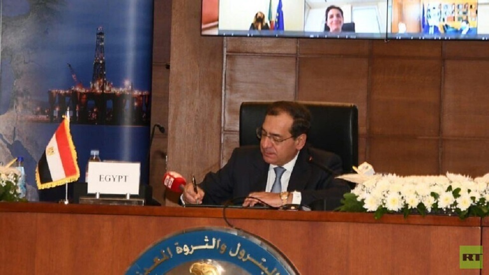 وزير البترول المصري: سنباشر ضخ الغاز إلى لبنان مطلع 2022