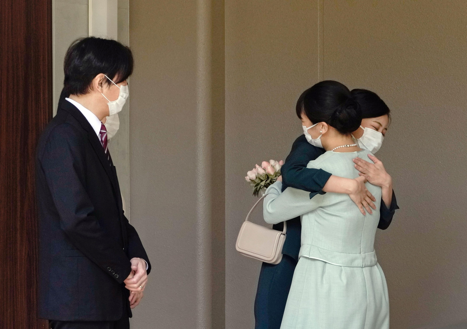 في مراسم متواضعة.. الأميرة اليابانية ماكو تتزوج من صديقها وتودع القصر الإمبراطوري