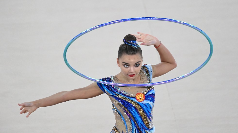 الروسية أفيرينا تحرز ذهبية مسابقة الطوق في بطولة العالم للجمباز