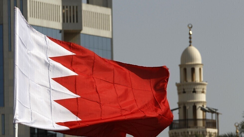 البحرين تستدعي سفير لبنان للاحتجاج على تصريحات قرداحي