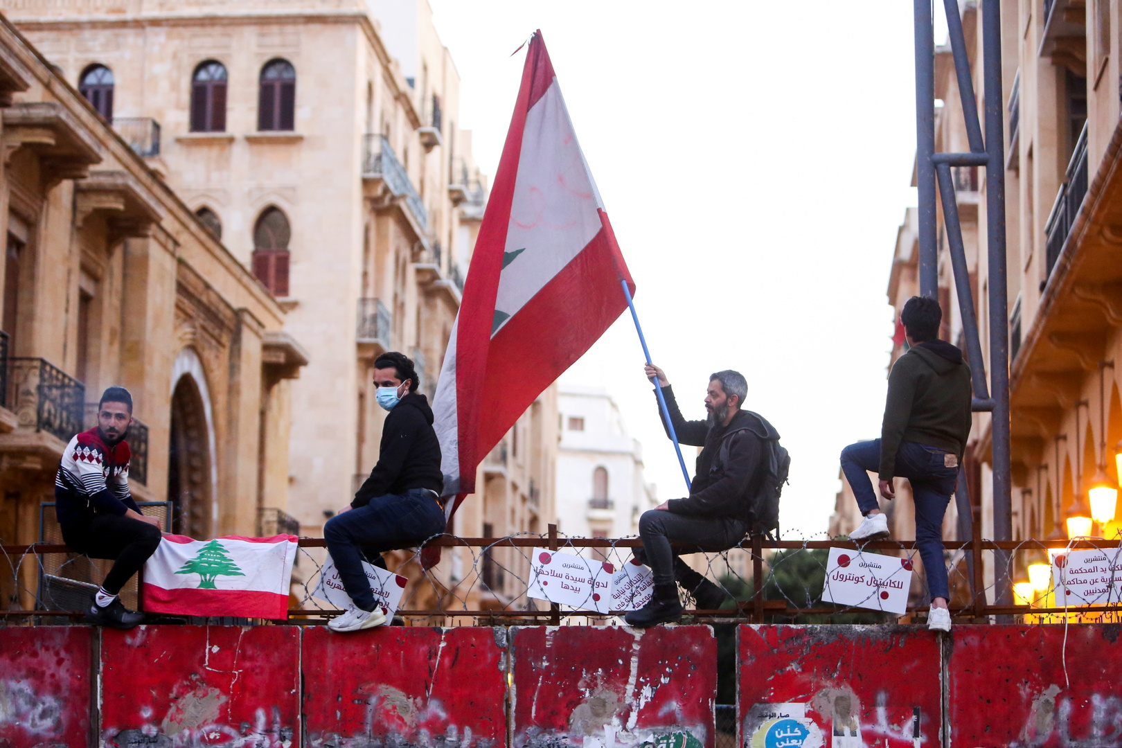 محكمة لبنانية تحكم على سوري بالأشغال الشاقة المؤبدة لقتاله ضد الجيش اللبناني