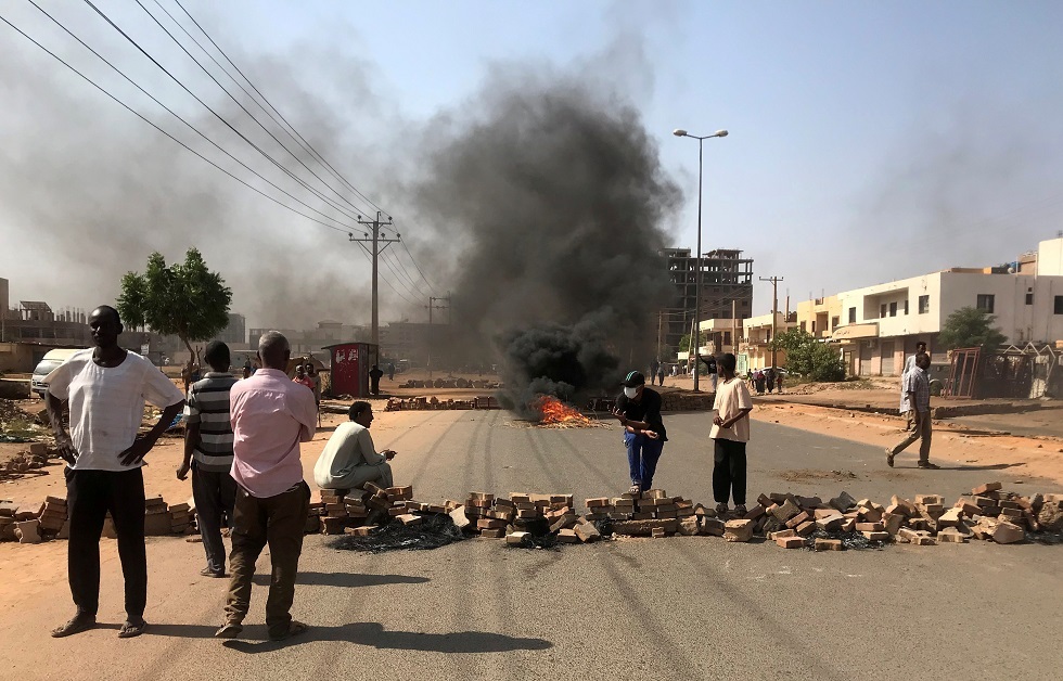 السودان.. إطلاق قنابل الغاز المسيل للدموع على متظاهرين مناهضين لحكم العسكريين
