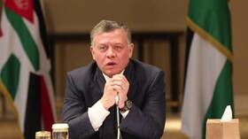 ملك الأردن يوجه بمنح عفو خاص عن المدانين في قضايا