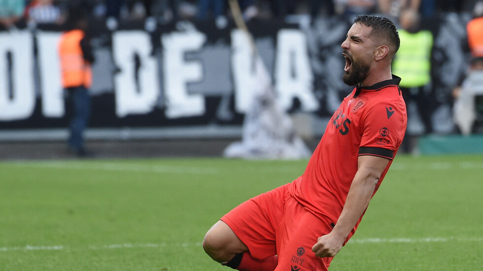 ثنائية الجزائري ديلور تضع نيس في المركز الثاني