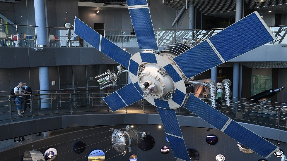 روسيا تطلق مجموعة أقمار SKIF لتوفير خدمات الإنترنت على الأرض