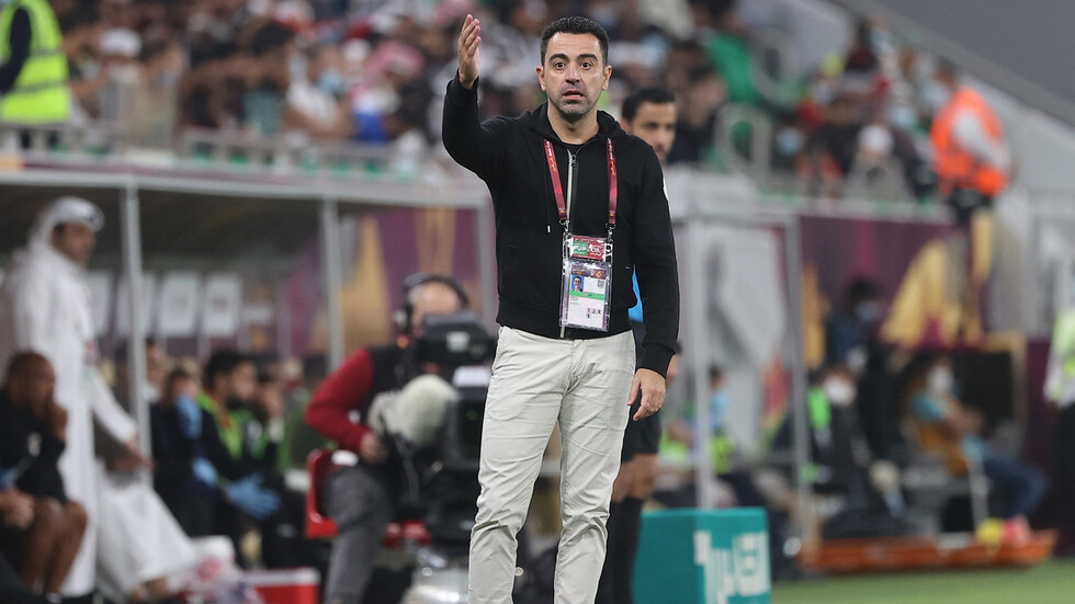 برشلونة يسعى لحسم موقف تشافي