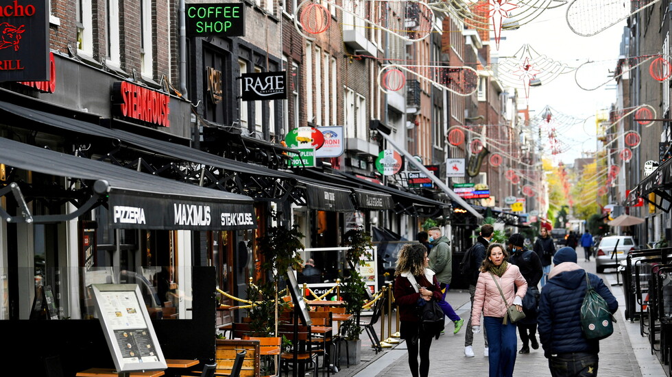 حكومة هولندا تعلن الثلاثاء فرض قيود جديدة لاحتواء كورونا