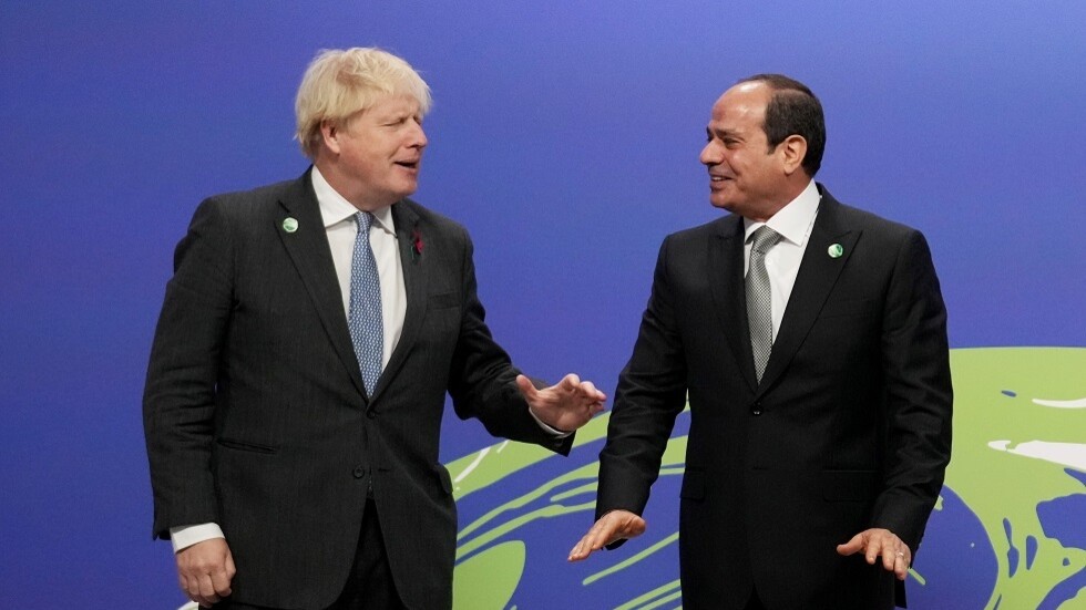 جونسون يهنئ السيسي على "إنجازات مصر وجهودها التنموية الطموحة"