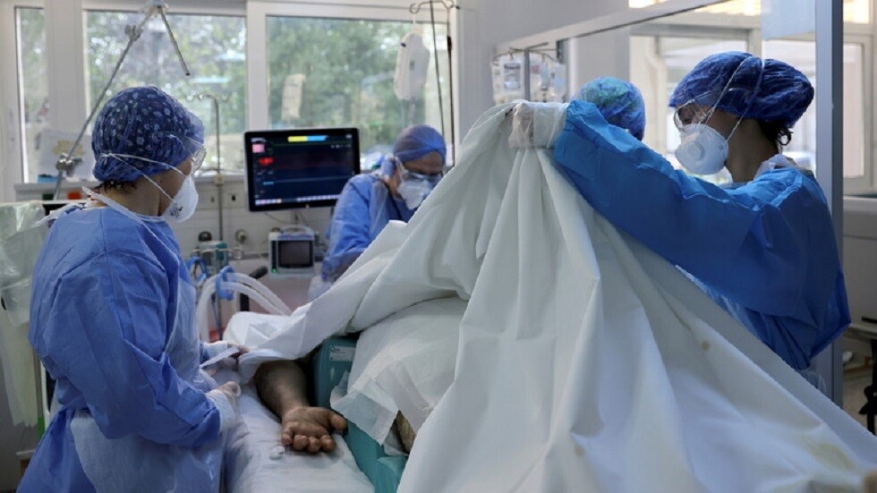 اليونان تسجل أعلى حصيلة يومية بفيروس كورونا منذ بدء الجائحة