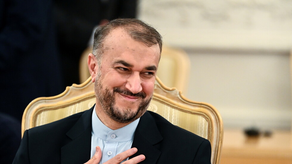 إصابة وزير الخارجية الإيراني بفيروس كورونا
