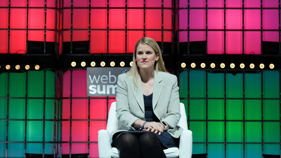 مسربة وثائق "فيسبوك": على مارك التنحي لا تخصيص الموارد لتغيير اسم الشركة!