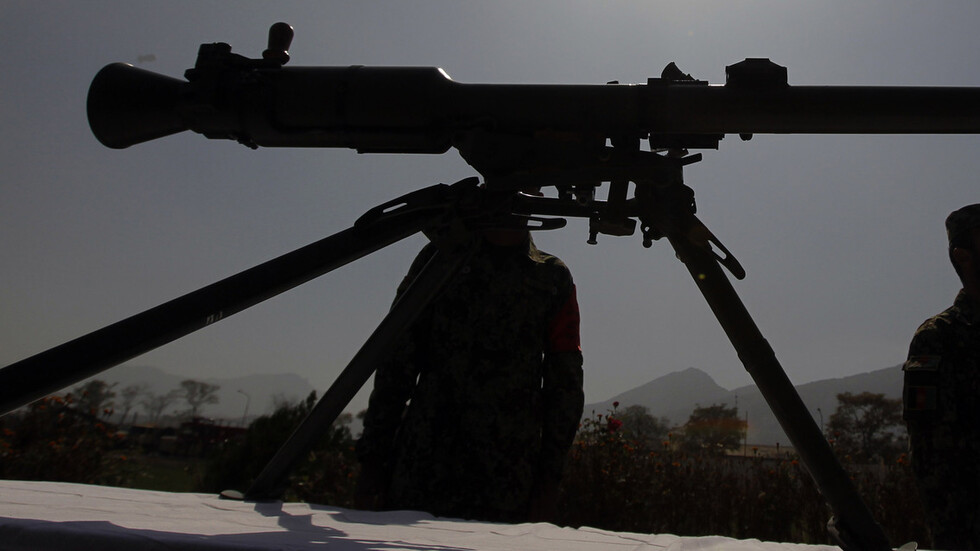 تحذير من عواقب وصول الأسلحة الأمريكية في أفغانستان إلى السوق السوداء