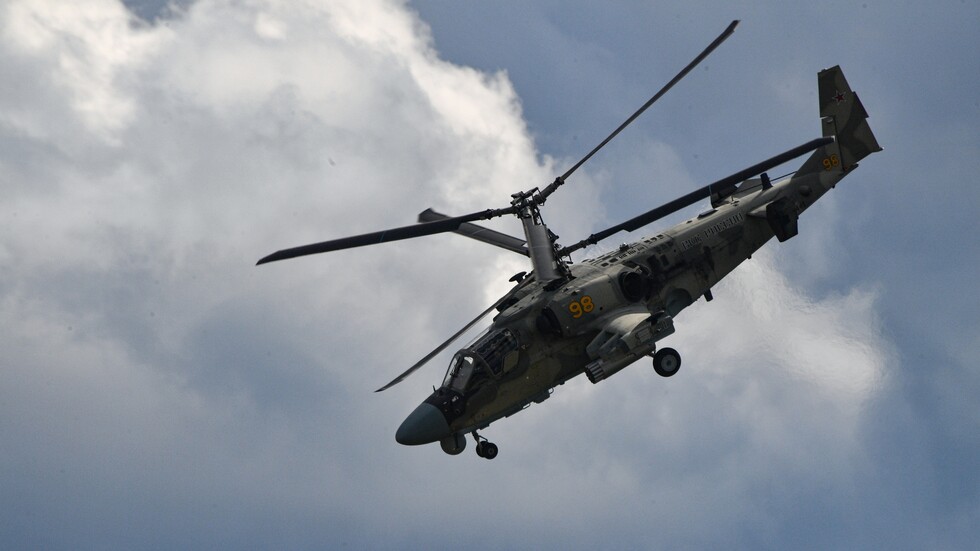 نشطاء يرصدون تحليقا لمروحية "التمساح" الروسية شمالي سوريا (فيديو)