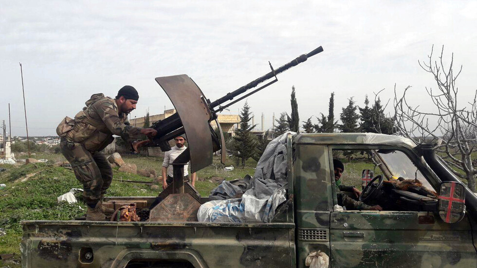 مركز المصالحة الروسي: إصابة 3 جنود سوريين في إطلاق نار من قبل مسلحين