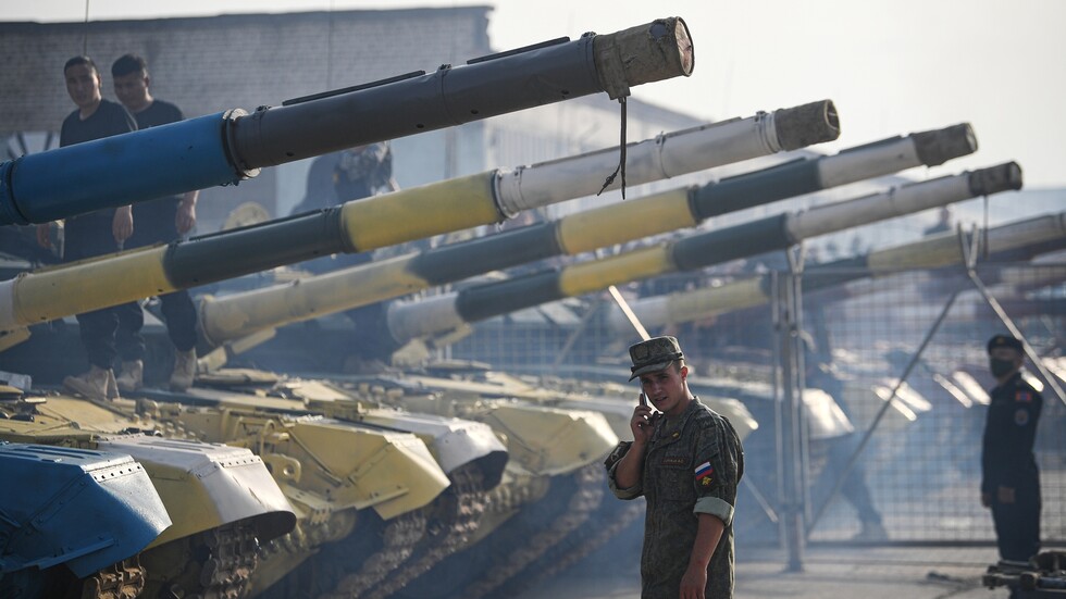 الدفاع الأوكرانية: روسيا حشدت 90 ألف عسكري قرب حدودنا