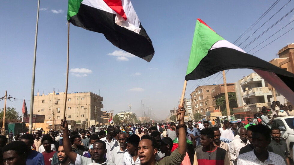 صحيفة مصرية عن مصدر سوداني: تشكيل مجلس السيادة الانتقالي الجديد خلال ساعات