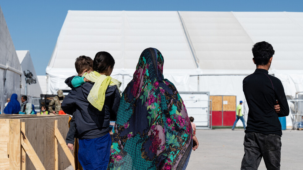 الحكومة الإيطالية توقع على بروتوكول يسمح بدخول لاجئين أفغان إلى أراضيها