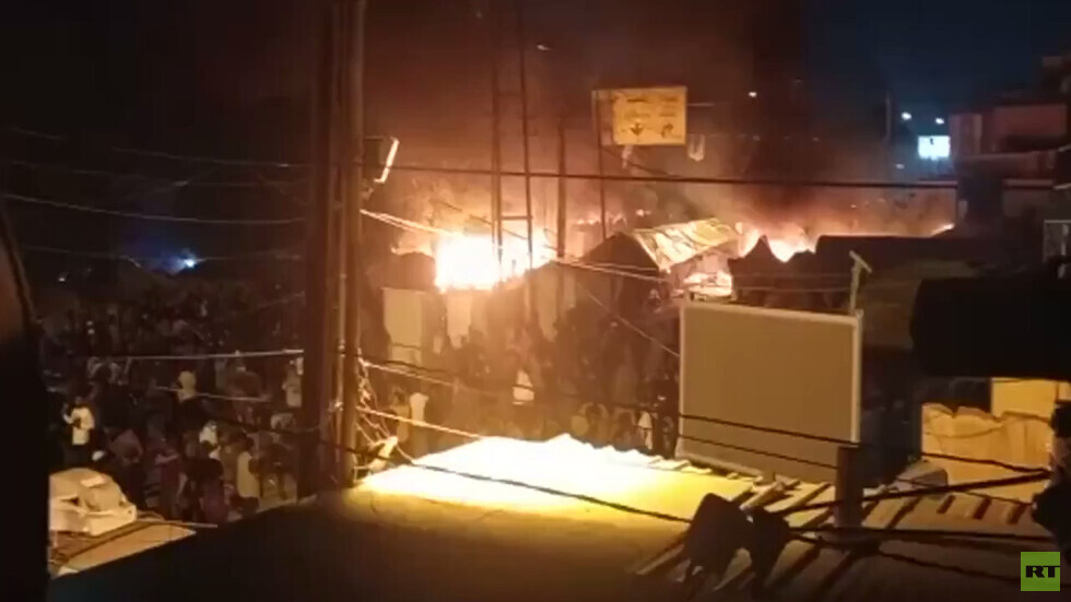 مراسلنا: تجدد الصدامات بين المتظاهرين والقوات الأمنية عند باب المنطقة الخضراء (فيديو)