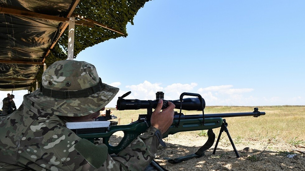 "روستيخ": العسكريون الروس استخدموا بنادق بكاتم صوت من مسافة قياسية