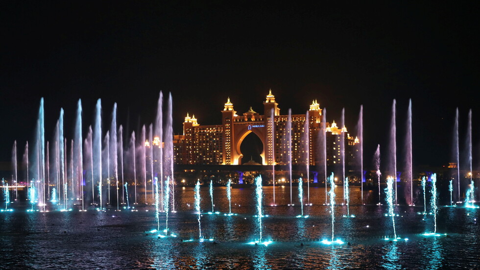 شاهد.. "إكسبو دبي" يكرّم ذكرى الفنان السوري الراحل صباح فخري