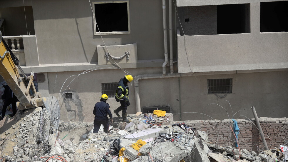 مصر.. قتلى جراء انهيار عقار في محافظة الجيزة