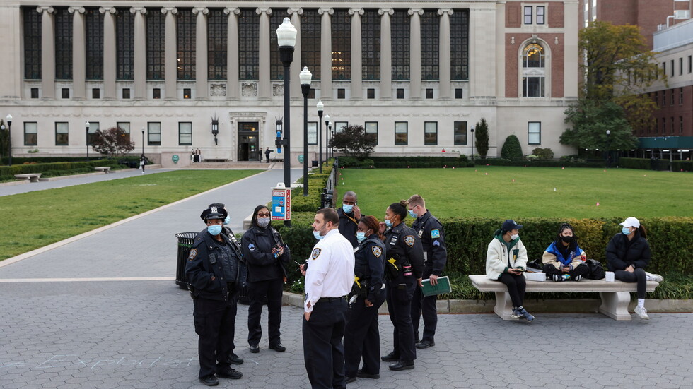 إخلاء مبان في 3 جامعات أمريكية بعد تحذيرات من وجود قنابل