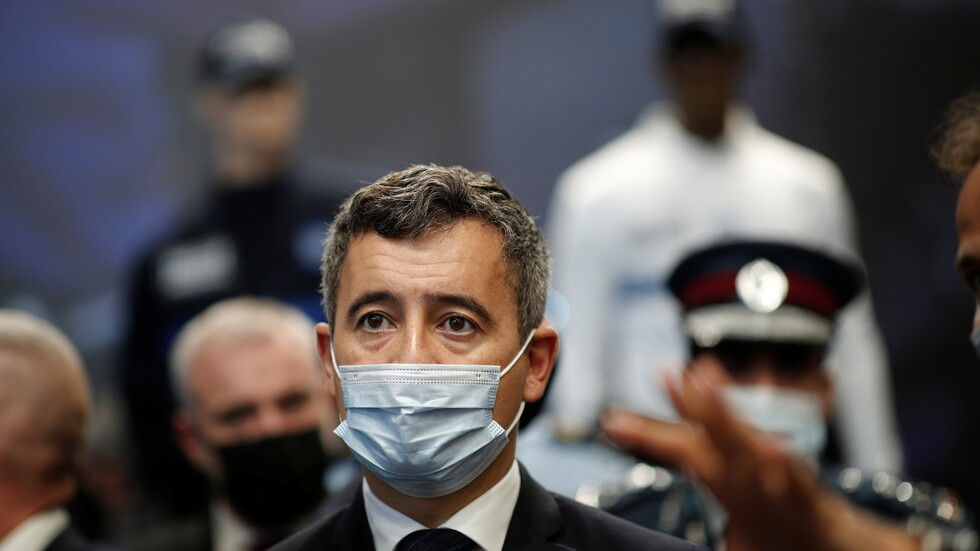 وزير الداخلية الفرنسي يعلن عن إصابة مسؤول بالشرطة في هجوم مسلح بمدينة كان