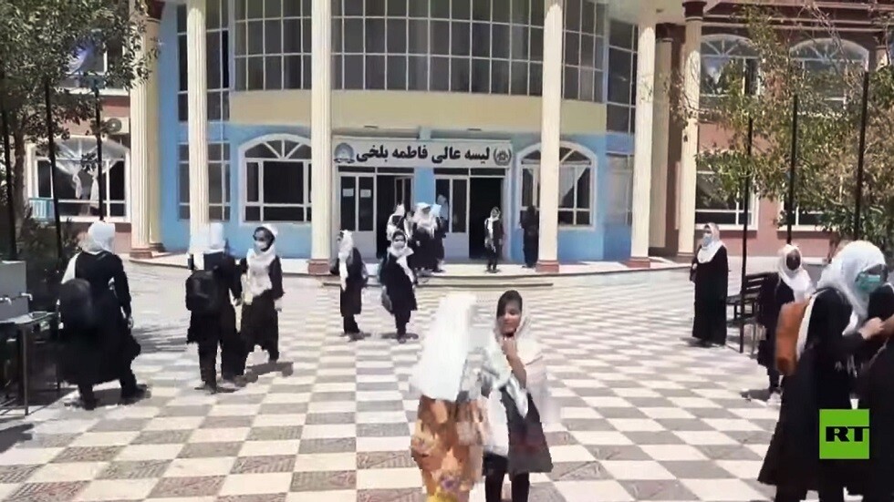 "رويترز": إعادة فتح مدارس الإناث في هيرات بأفغانستان