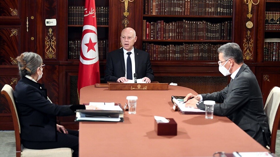 الرئيس التونسي: يخططون لعدم رفع القمامة في مدينة تونس بعد صفاقس (فيديو)