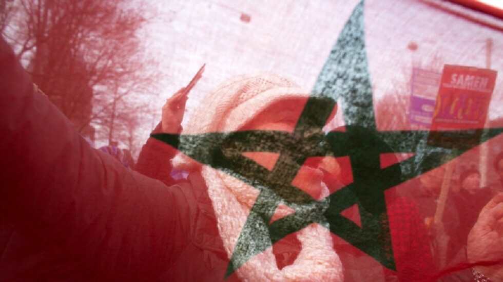 إيقاف برنامج إذاعي 3 أسابيع بسبب "جواز التلقيح" في المغرب