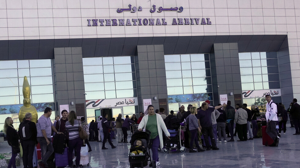 بعد انقطاع لسنوات.. روسيا تستأنف رحلات الطيران الشارتر مع منتجعات مصر على البحر الأحمر