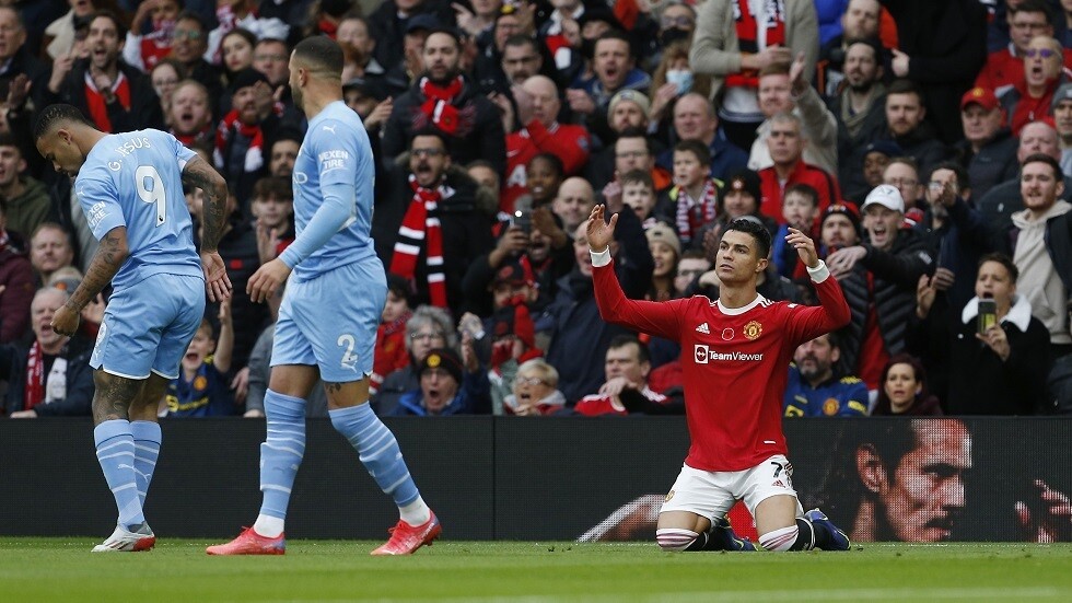 بعد خطأ رونالدو.. مانشستر سيتي يكشف طريقة هز شباك عدوه اللدود يونايتد (فيديو)